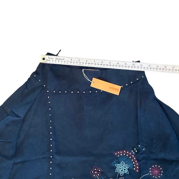 NWT Lucy Collection Faux Suede Skirt Floral Embroidered Western Small - Picture 2 of 7